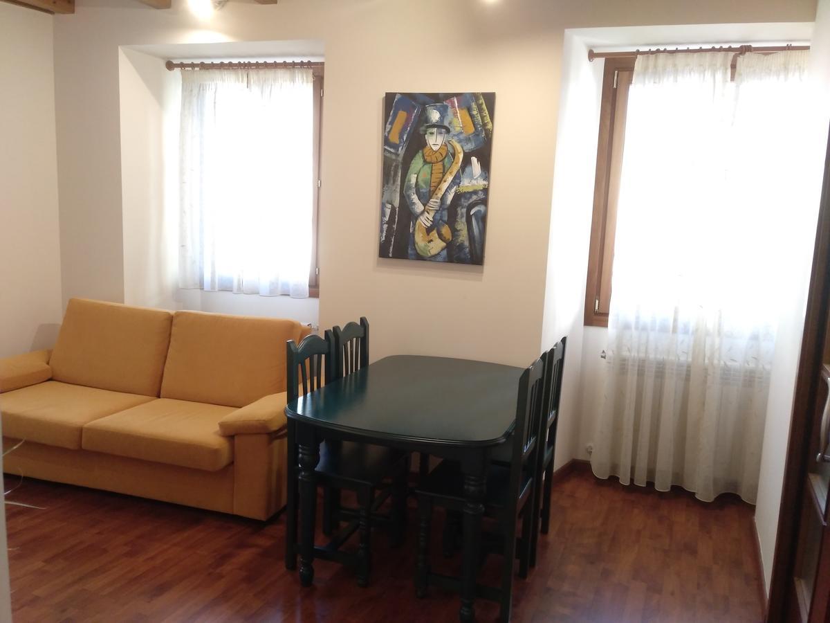 Apartamentos Turisticos Javier 루고 외부 사진