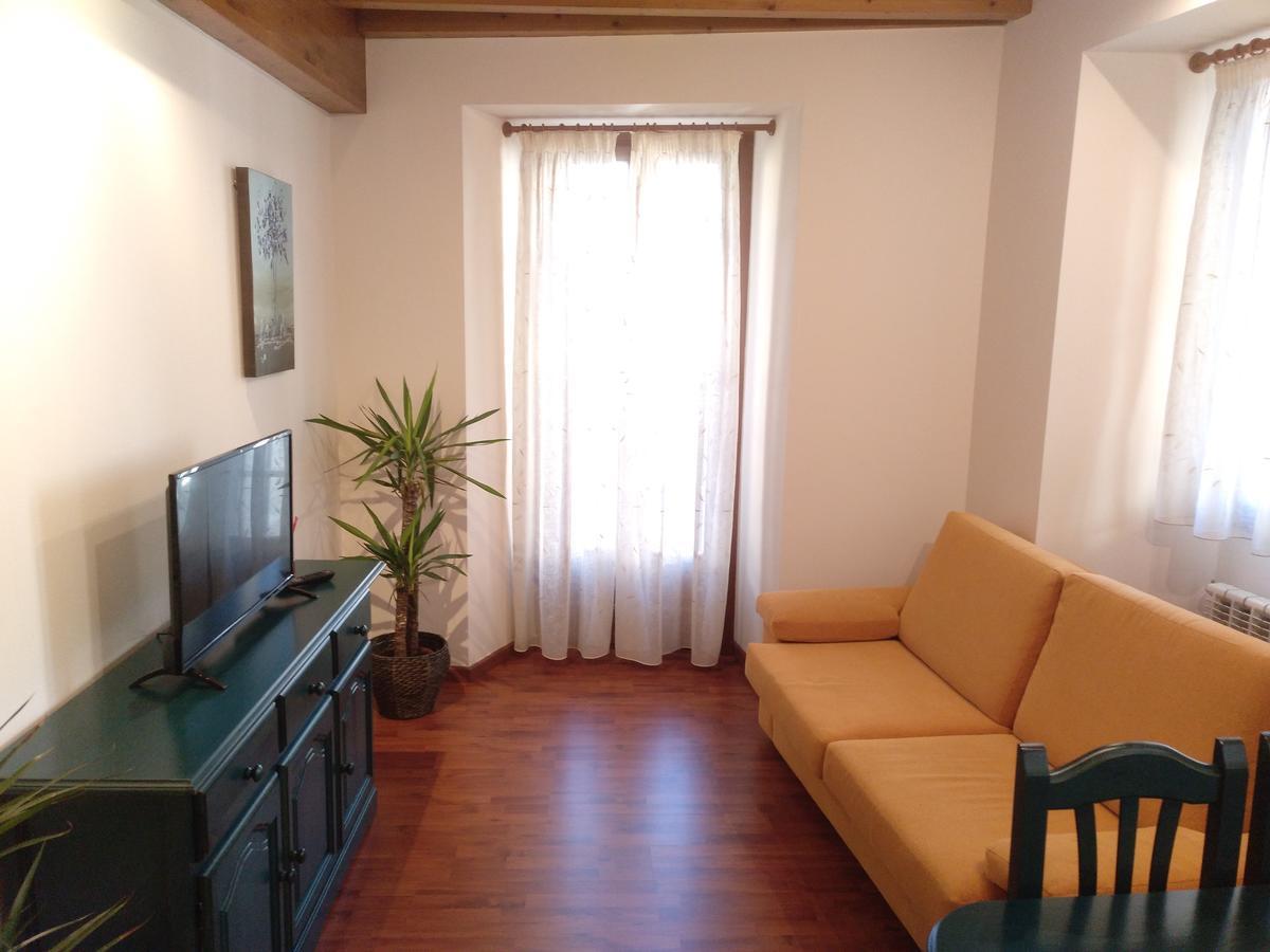 Apartamentos Turisticos Javier 루고 외부 사진